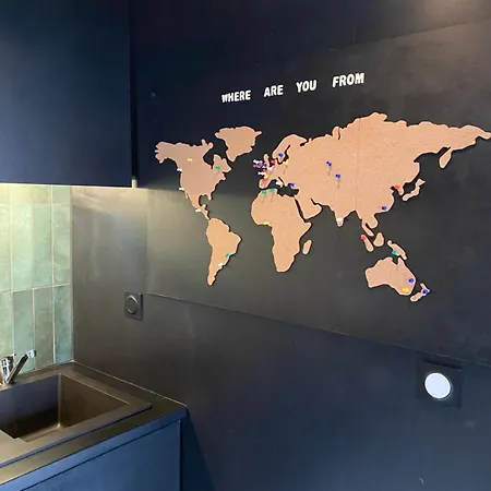 Cosy, Gare 5 Minutes Et Cinéma