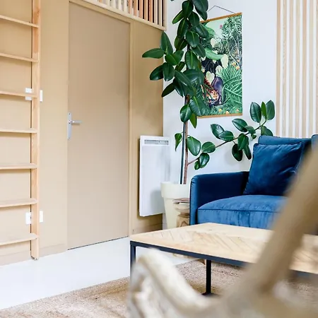 Cosy, Gare 5 Minutes Et Cinéma *