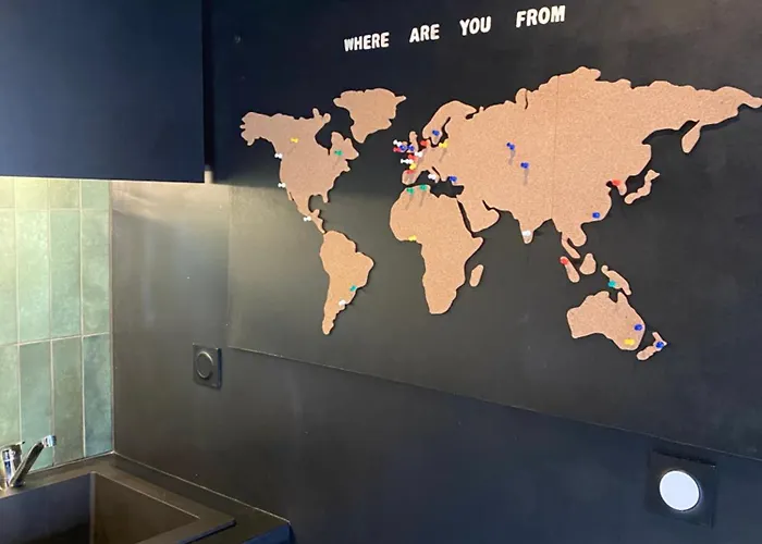 Cosy, Gare 5 Minutes Et Cinema