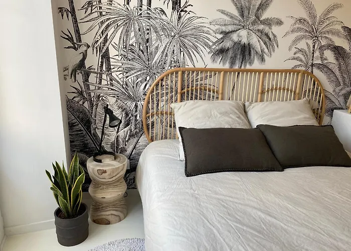 Cosy, Gare 5 Minutes Et Cinema